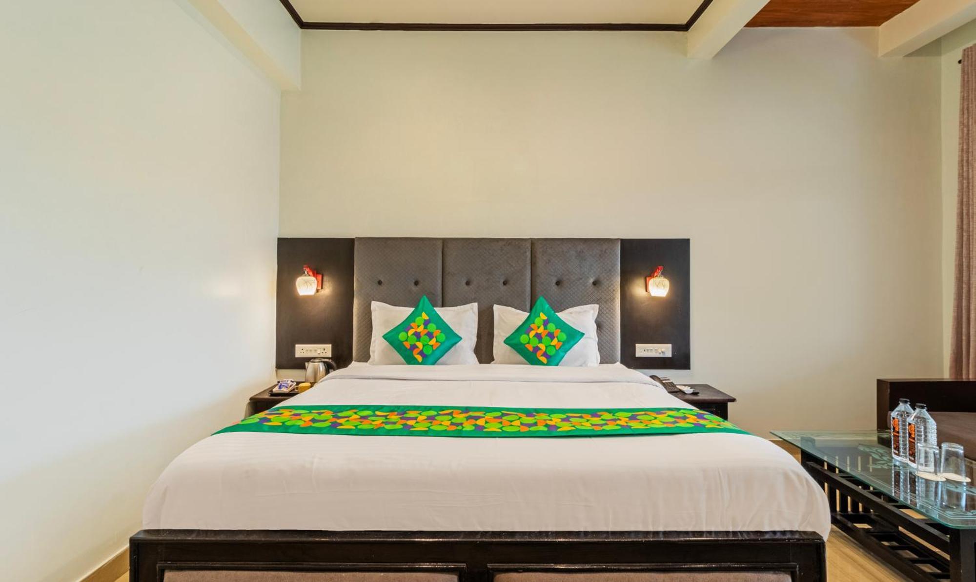 Treebo Spring Birds Hotell Bhīm Tāl Exteriör bild